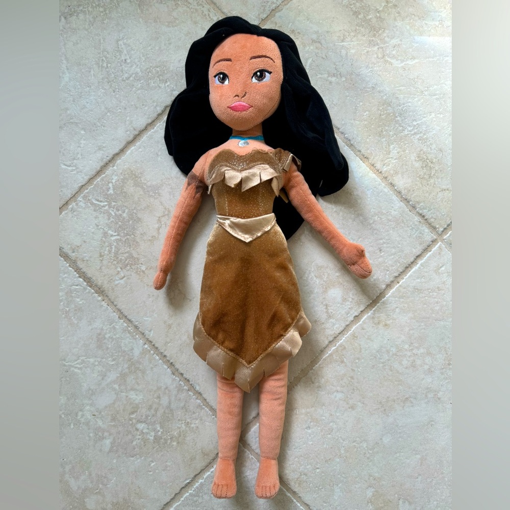 Disney Store Pocahontas soft Doll